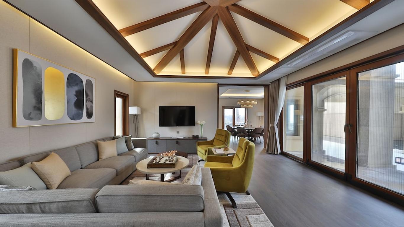 Camphortree Hotel and Resort