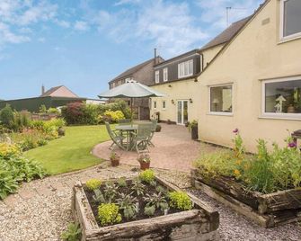 1 bedroom accommodation in Harriseahead - Stoke-on-Trent - Patio