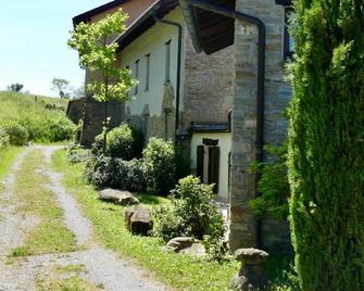 Buchere Ville - Mombarcaro - Outdoors view