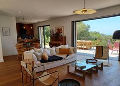 U Castellu Chambres d'hôtes & Location villa et appartements vue mer - Propriano - Living room