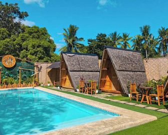 Bamboo Grove Royale by Hiverooms - Bogo City - Pool