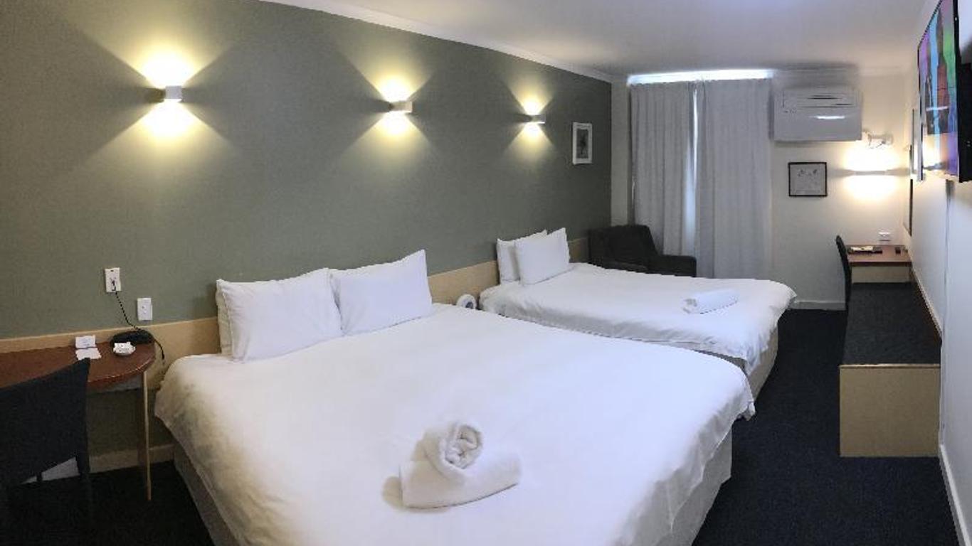 Sullivans Hotel