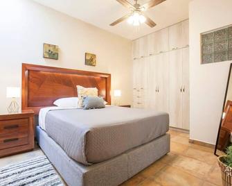 Prime Location 1 Block To Malecon Smart Tv & Wifi - La Paz - Bedroom