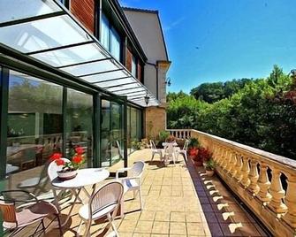 Hôtel Restaurant Plaisance-Piscine couverte et chauffée- Proche Sarlat- - Vitrac - Balcon
