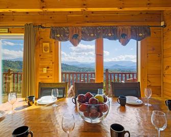 Peaks of Blue with Hot Tub and Theater Room - Sevierville - Dining room