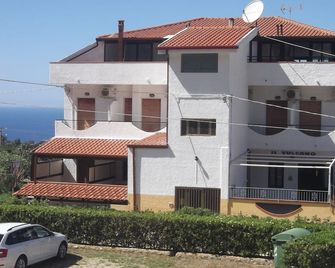 Il Vulcano - Tropea - Edificio
