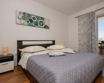 Two-Bedroom Apartment In Makarska - Makarska - Chambre