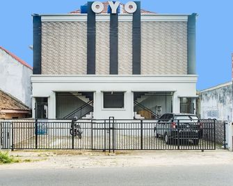 Hotel O Teluk Betung Near Taman Dipangga Formerly Z Hotel - Bandar Lampung - Building