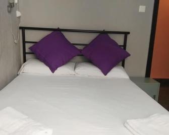 Old Center Inn Alicante - Alicante - Habitación