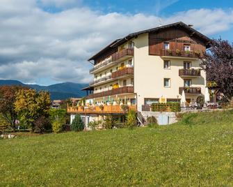 Albergo Bucaneve - Malosco - Gebäude