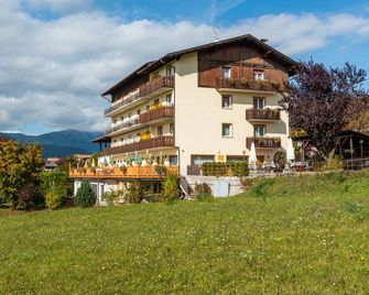 Albergo Bucaneve - Malosco - Gebäude