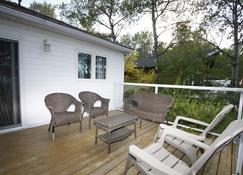 Manitou Beach Cottages By Prowess - Watrous - Balcony