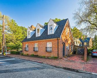 The Little House - Annapolis - Building