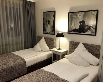 Hotel Nymphenburg City - München - Múnich - Habitación