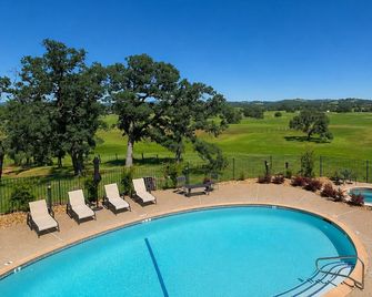 Oak Ridge Inn - Plymouth - Piscina
