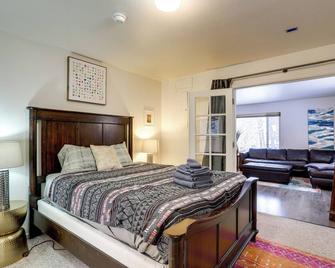 Waterfront Apt, Walk to Town and Coastal Trail! - Anchorage - Camera da letto