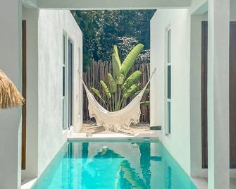 One Bedroom Villa 10 min to the beach with a private pool! - Chemuyil - Piscina