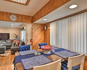 Quiet Commack Cottage w/ Pool, 8 Mi to Beach! - Commack - Dining room