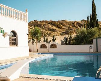 Large, spacious, detached Villa, private pool, lovely views, Antas - Antas - Piscine