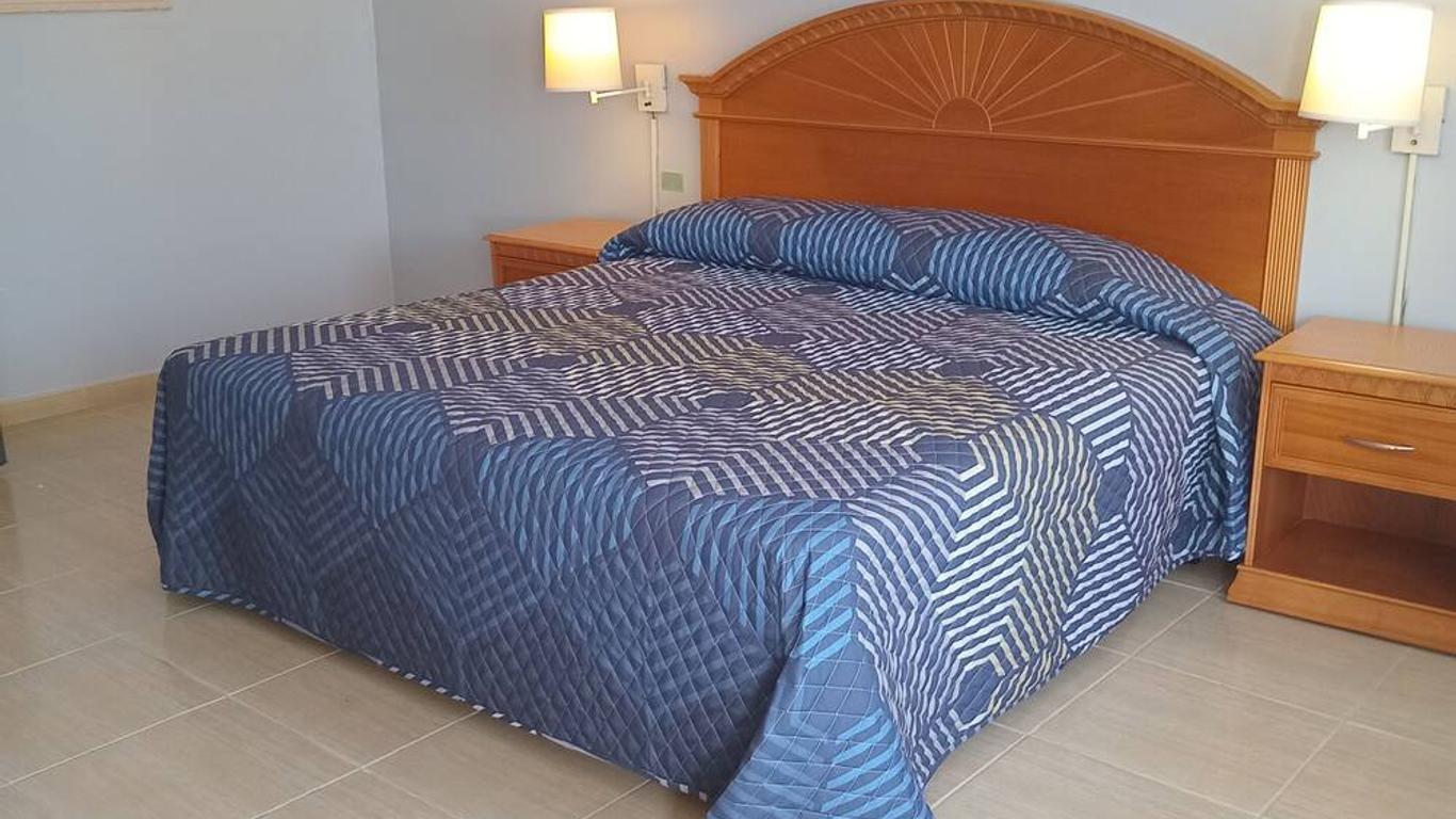 Royal Islander Hotel