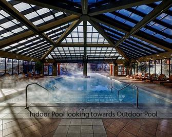 2/9-16, 2025 After some winter fun, retreat to this inviting WGPC Studio Suite - 公園城 - 游泳池