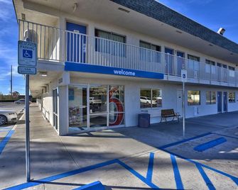 Motel 6-Flagstaff, Az - Butler - Flagstaff - Building