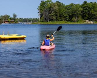Bluewater Lodge Rocky Crest Cabin - Honey Harbour