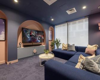 Yugo Bottleworks - Cork - Wohnzimmer