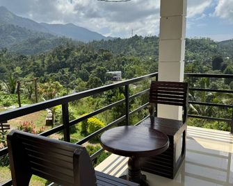 Vythiri Palace Resort - Chundale - Balcón