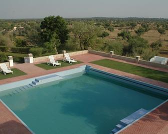 The Desert Resort - Mandāwa - Piscine