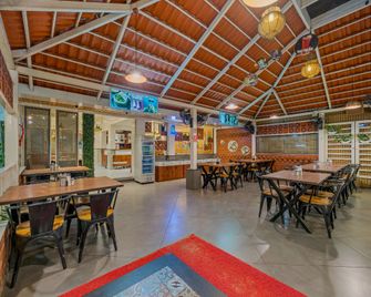 Hotel Sai Deluxe Sangli - Sangli - Restaurant
