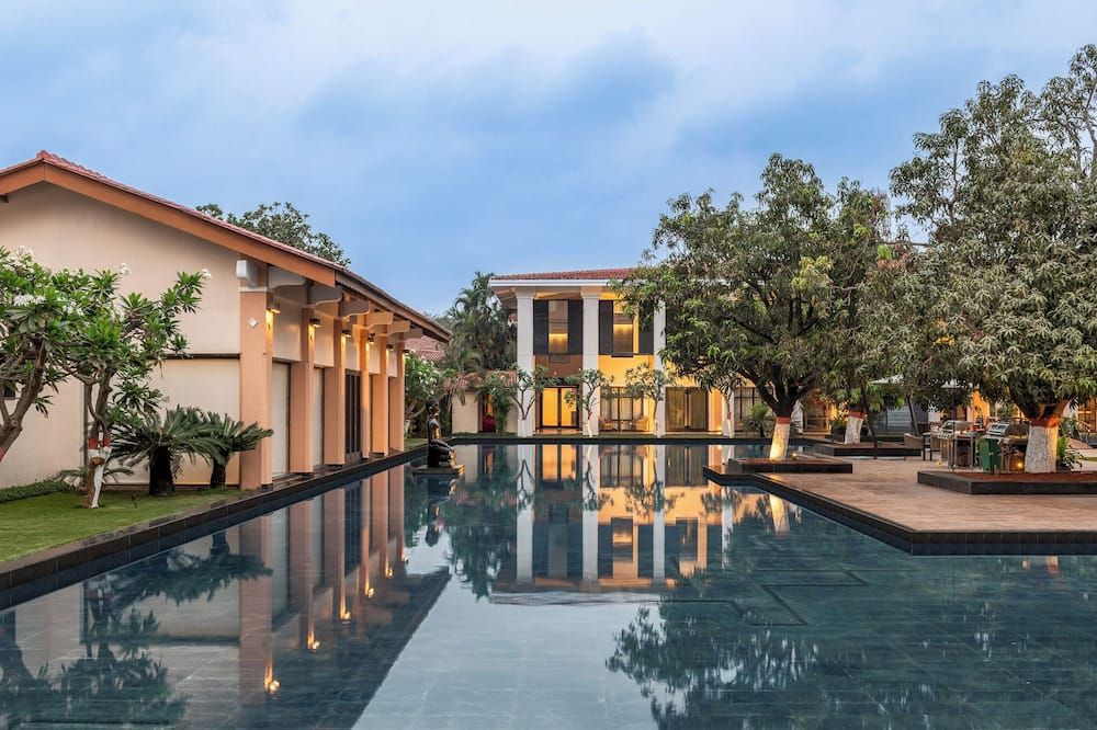 Taj Alibaug Resort And Spa - Alibag - Pool