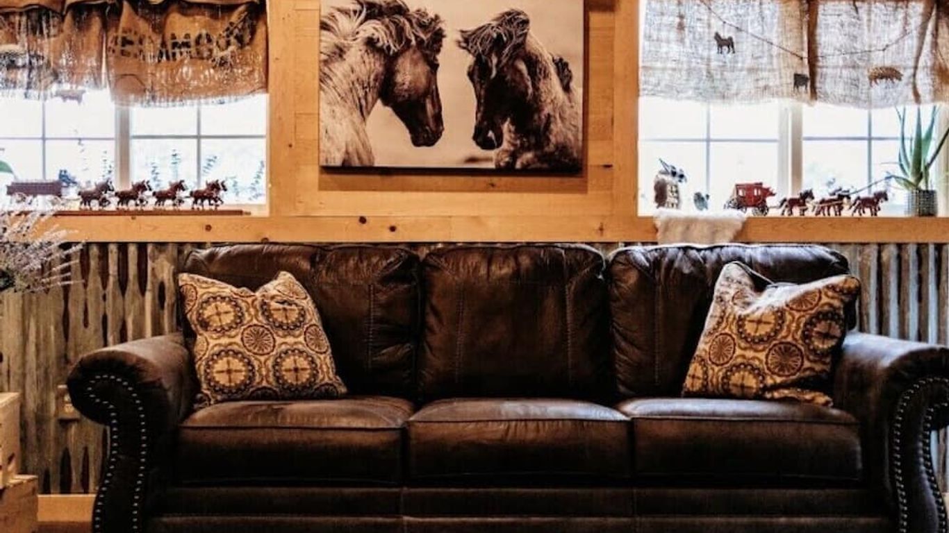 Big Horse Inn & Suites