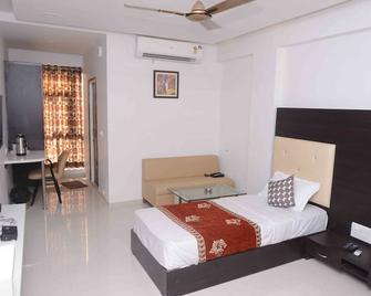Krishna Park Inn - Gandhinagar - Habitación