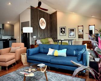 Beaver Lake Cottages - Eureka Springs - Sala de estar