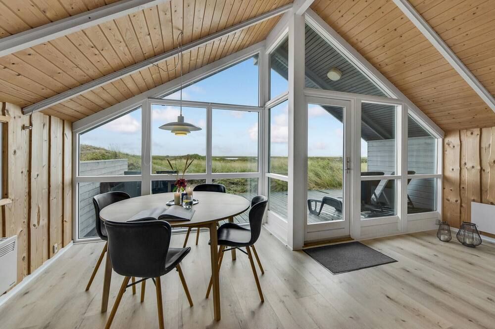 Beach front home in Hvide Sande - Hvide Sande - Dining room