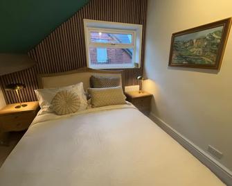 Stylish and Cosy Apartment just outside Manchester City Centre - Carrington - Habitación