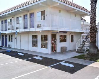 Motel 6 San Jose - Campbell - Campbell - Gebäude