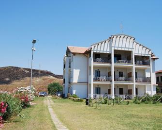 Residence Barko Le Castella - Isola di Capo Rizzuto - Gebäude