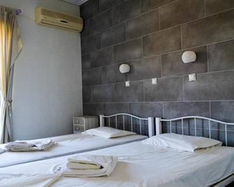 Sevi Apartments - Kefalos - Schlafzimmer