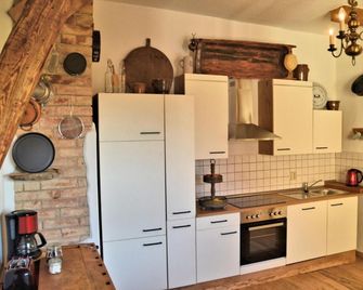 Hotel Mohrenbrunnen - Eisenberg - Kitchen