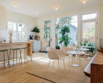 Guest House Raleigh- Adults Only - Raleigh