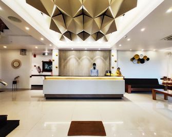 Driftwood Hotel - Port Blair - Front desk