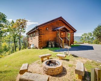 Ever After Mountain View Hot Tub - Gatlinburg - Building