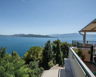 Aliki Hotel - Nikiana - Balcon
