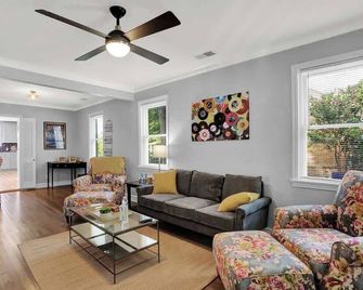 Large Tiger's Den @ Liberty Park - Μέμφις - Σαλόνι