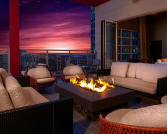 Courtyard by Marriott Dallas Downtown/Reunion District - Dallas - Balcony