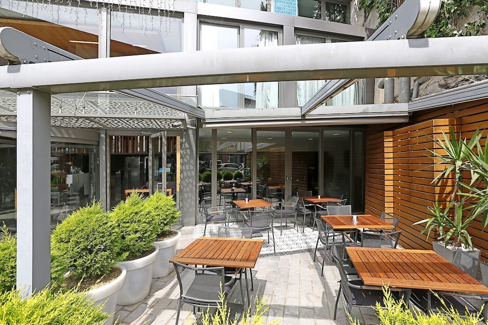 Patio view of Hotel Arcadia Blue Istanbul