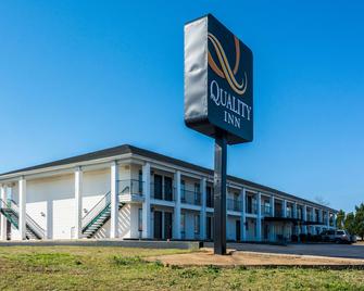 Quality Inn - Washington - Building