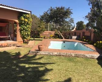 Lodge Mungo - Blantyre - Piscina